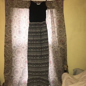 NWT Charming Charlie’s maxi dress. Size small